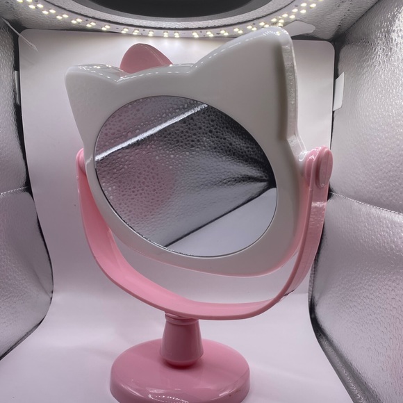 🌸 Hello Kitty 🎀 Pink vanity stand mirror sanrio - Picture 2 of 4